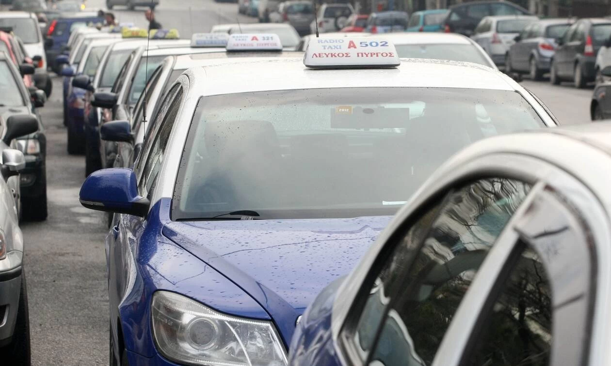 Απίστευτη «κομπίνα» σε ταξί στη Θεσσαλονίκη: Δείτε τι έβαλαν αντί για ταξίμετρο για να μην κόβουν αποδείξεις